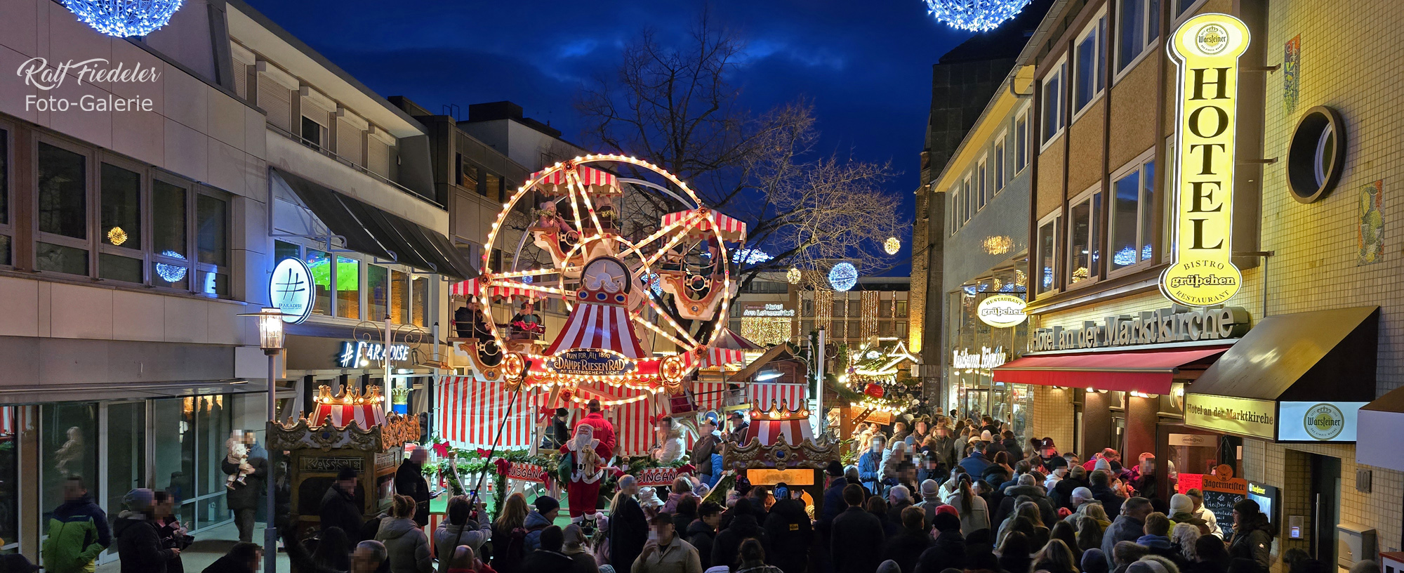Weihnachtsmarkt in Hannover in der Grupenstraße mit kleinem Riesenrad