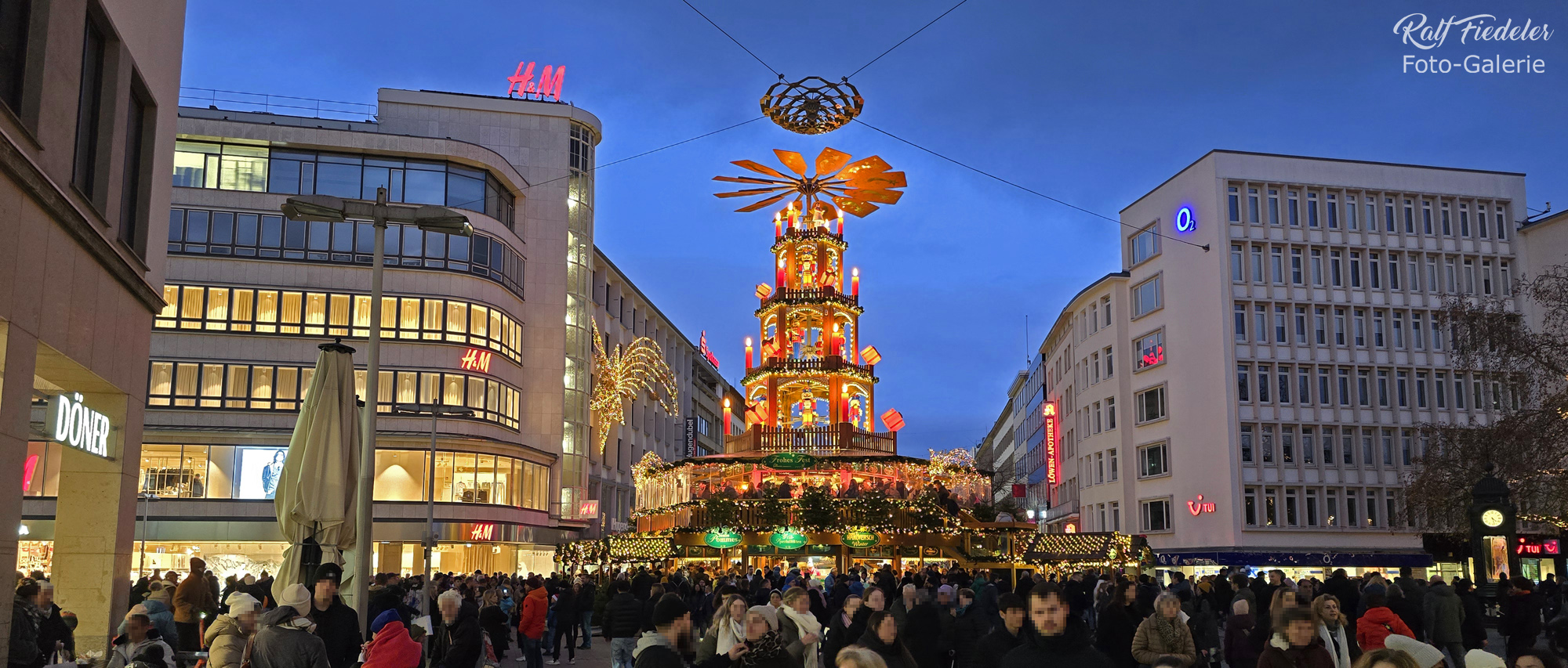 Weihnachtspyramide am Kröpcke in Hannover
