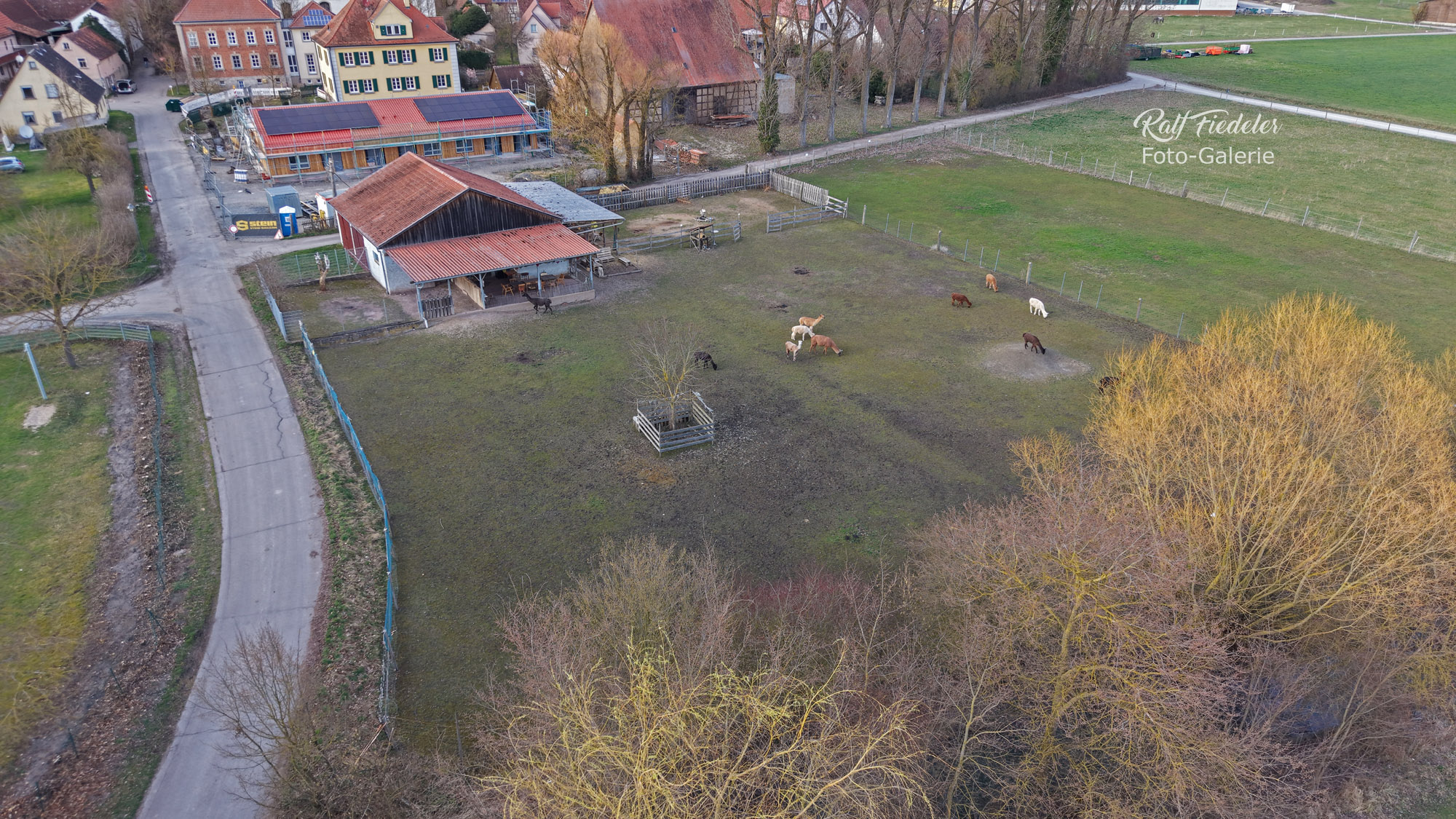 Drohnenfotos von Hannas Glücks-Alpakas in Ulsenheim