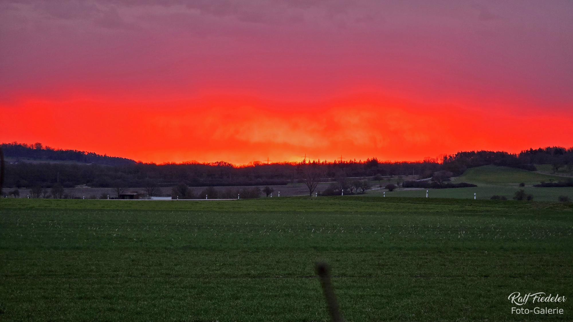 Morgenrot über der Frankenhöhe im Telebereich