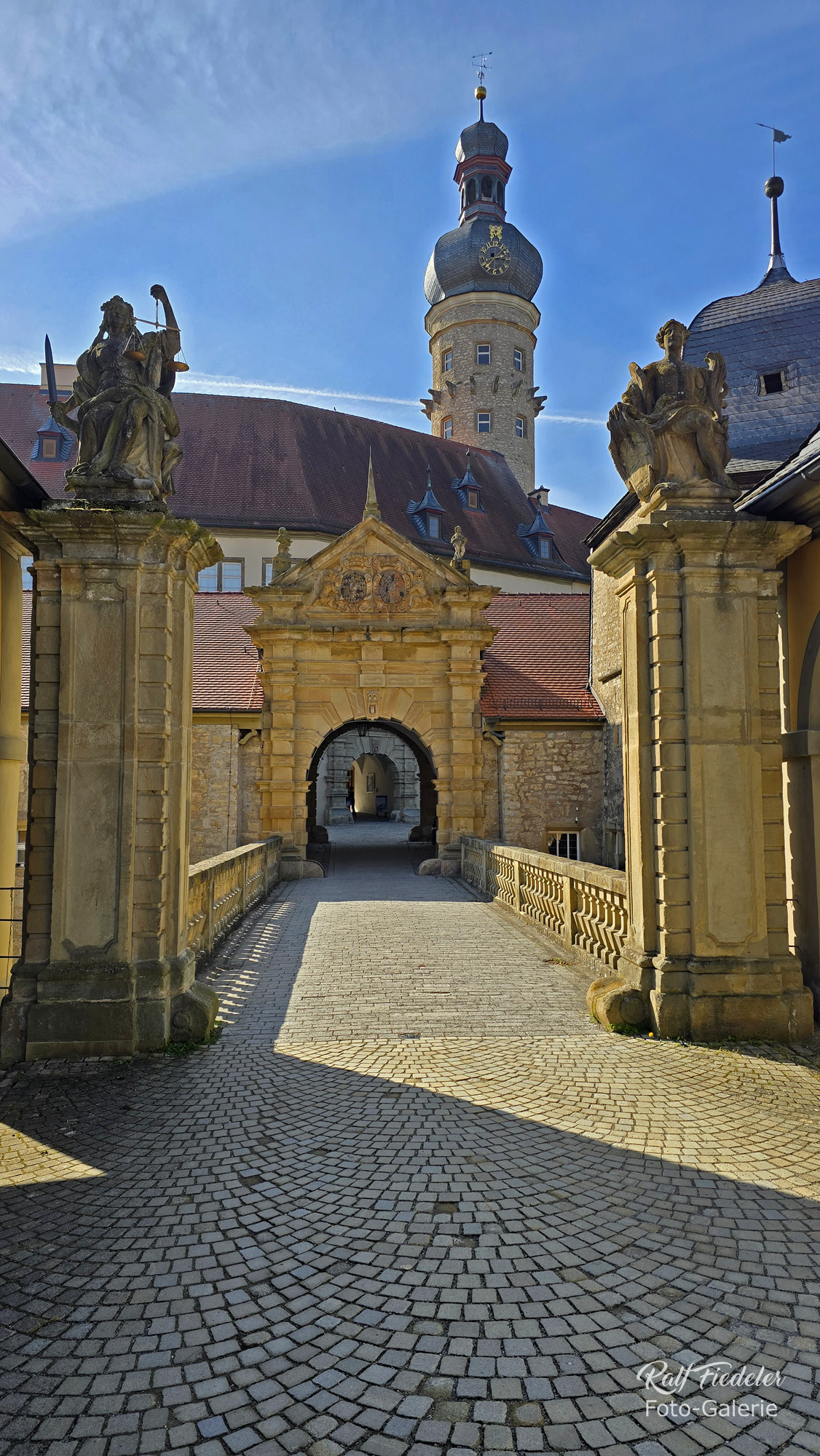 Eingang zum Schloss in Weikersheim