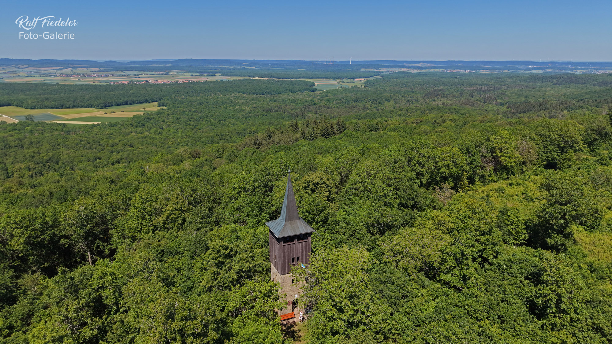 Drohnenfoto vom Andreas-Därr-Turm aus südlicher Richtung mit Umgebung