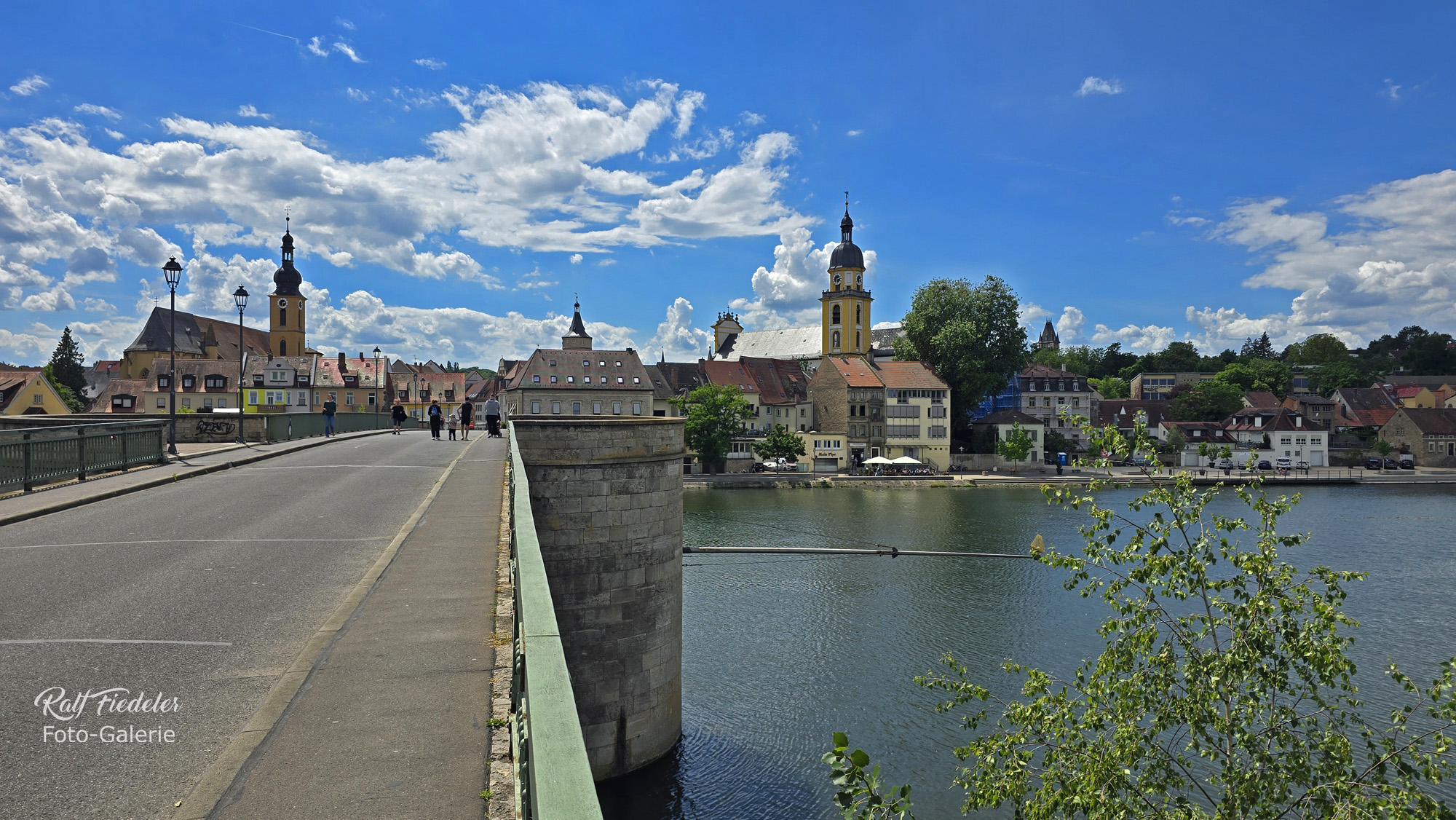 Altstadt in Kitzingen von der alten Mainbrücke aus