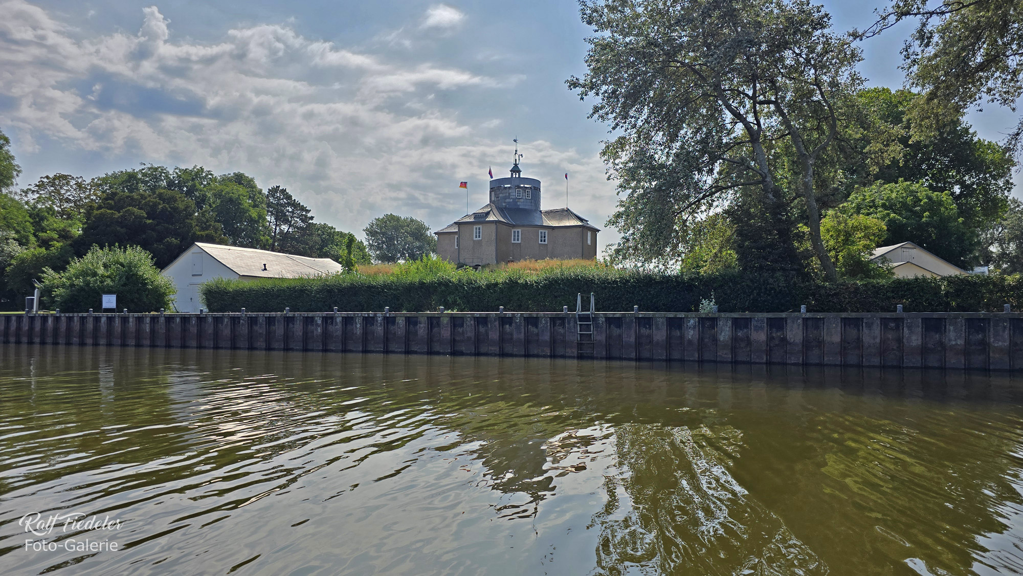 Insel Wilhelmstein mit Festung aus nord-westlicher Richtung vom E-Boot aus