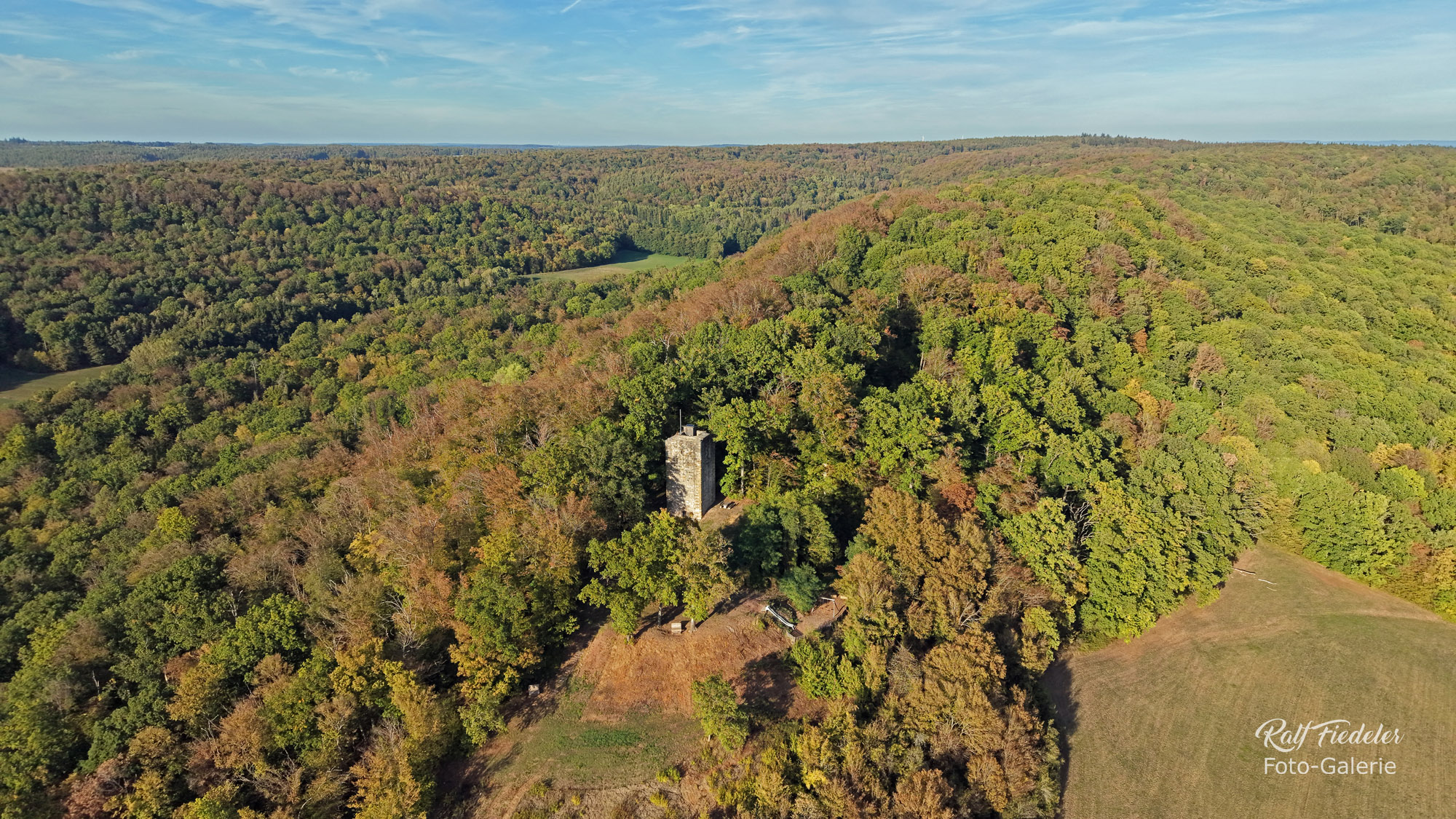 Drohnenfoto von der Burgruine Scharfeneck bei Oberscheinfeld